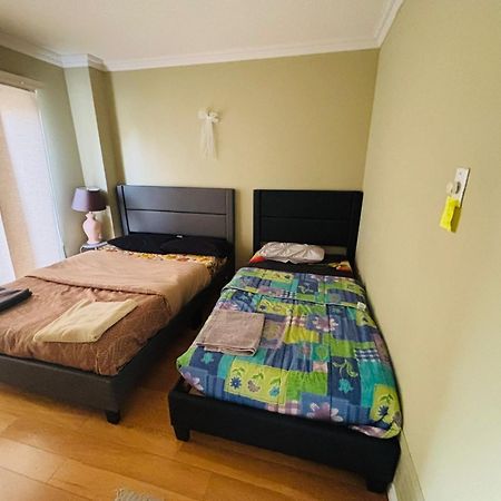 מיסיסאוגה Room With Private Patio Next To Toronto Airport מראה חיצוני תמונה
