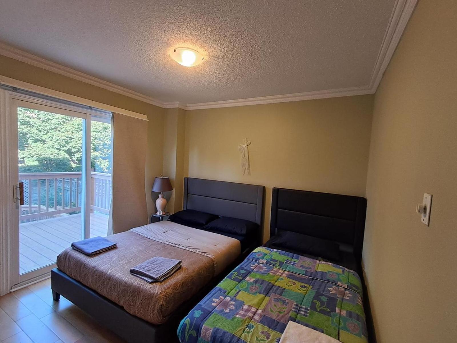 מיסיסאוגה Room With Private Patio Next To Toronto Airport מראה חיצוני תמונה