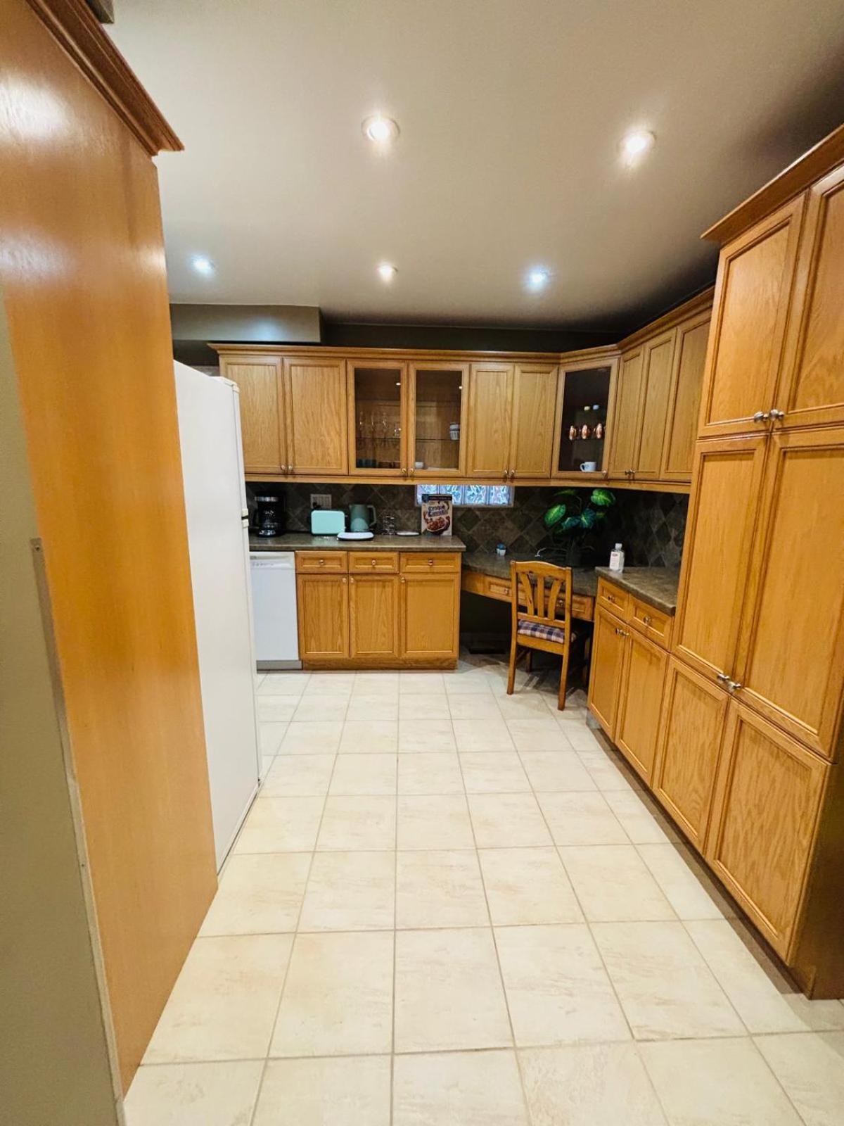 מיסיסאוגה Room With Private Patio Next To Toronto Airport מראה חיצוני תמונה